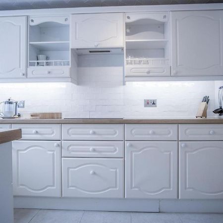 Captains Walk - 4 Bedroom Apartment - Saundersfoot Eksteriør billede