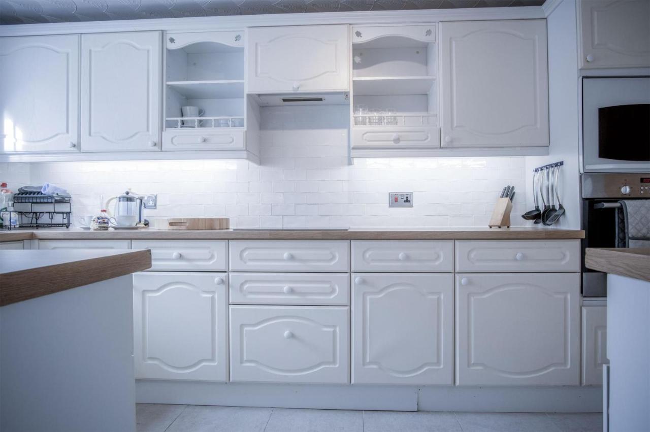 Captains Walk - 4 Bedroom Apartment - Saundersfoot Eksteriør billede